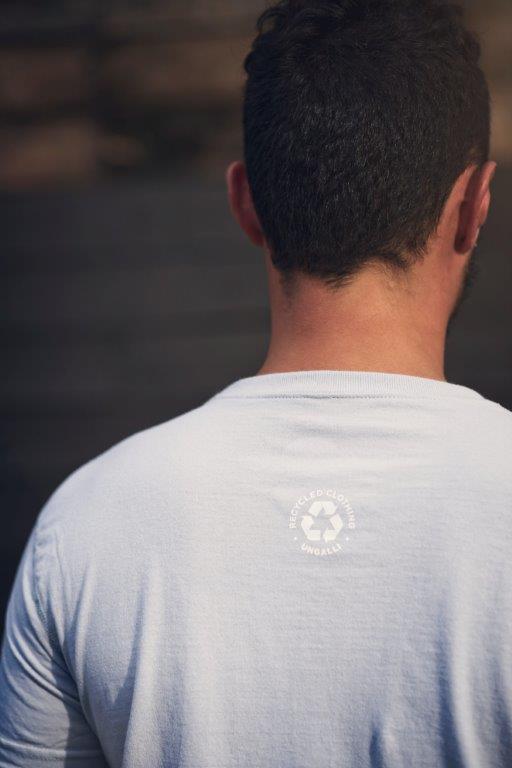 Men's recycled short sleeve grey t-shirt with small pocket on front