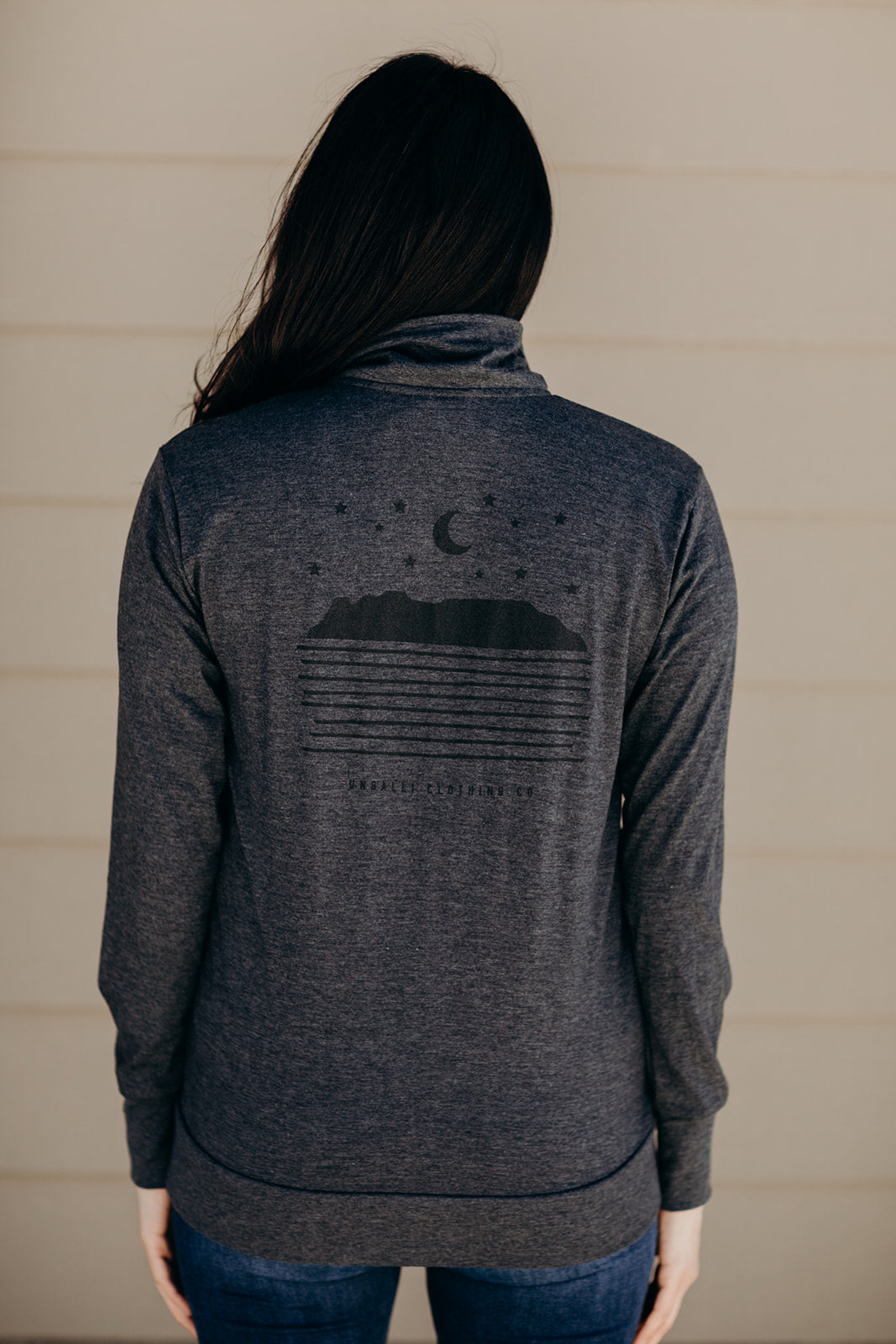 Unisex recycled hoodless grey zip up sweater with Sleeping Giant design on back