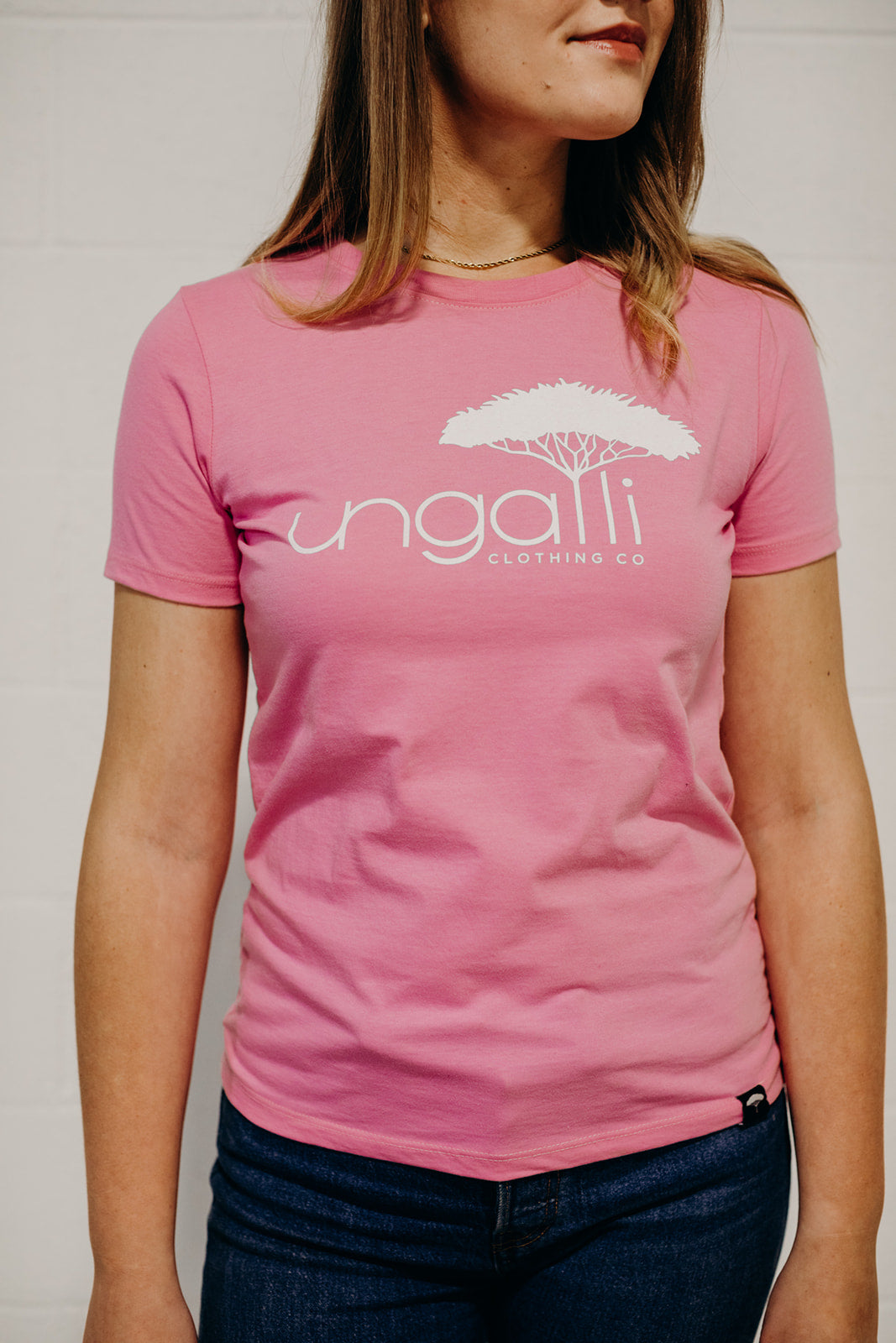 Women's recycled pink short sleeve t-shirt with Ungalli logo