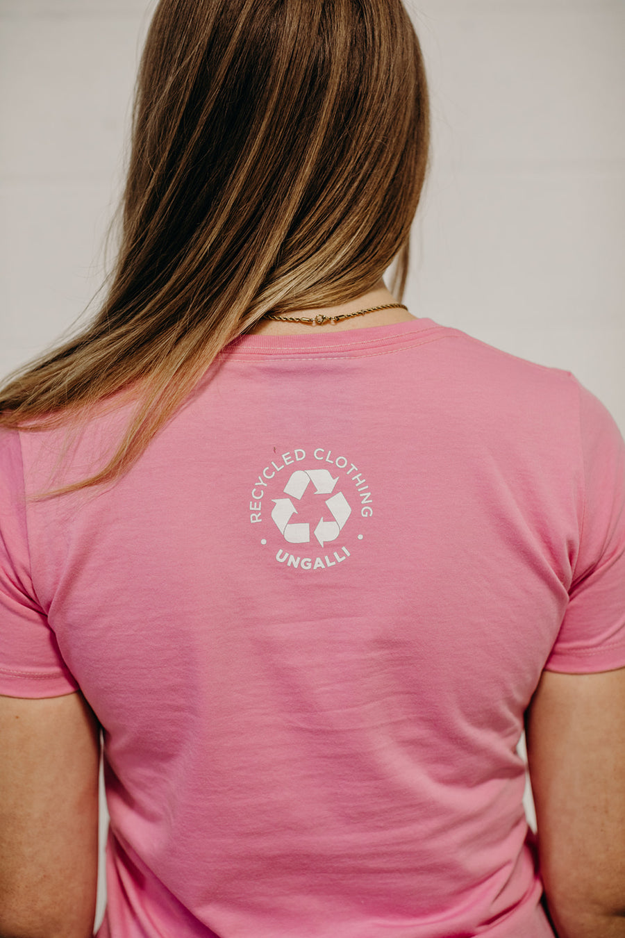 Women's recycled pink short sleeve t-shirt with Ungalli logo