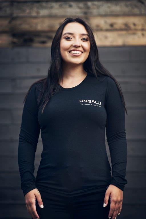 Women's long sleeve sustainably made shirt with brand logo