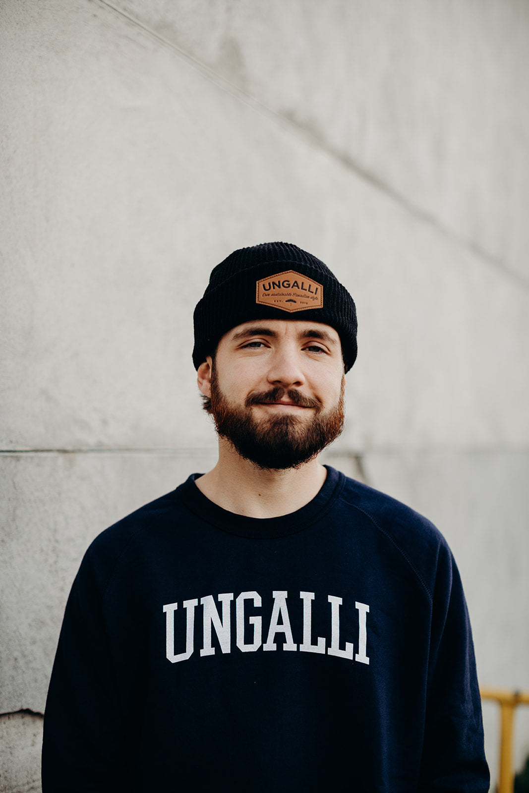 Unisex recycled toque in black, green or grey with brown Ungalli patch