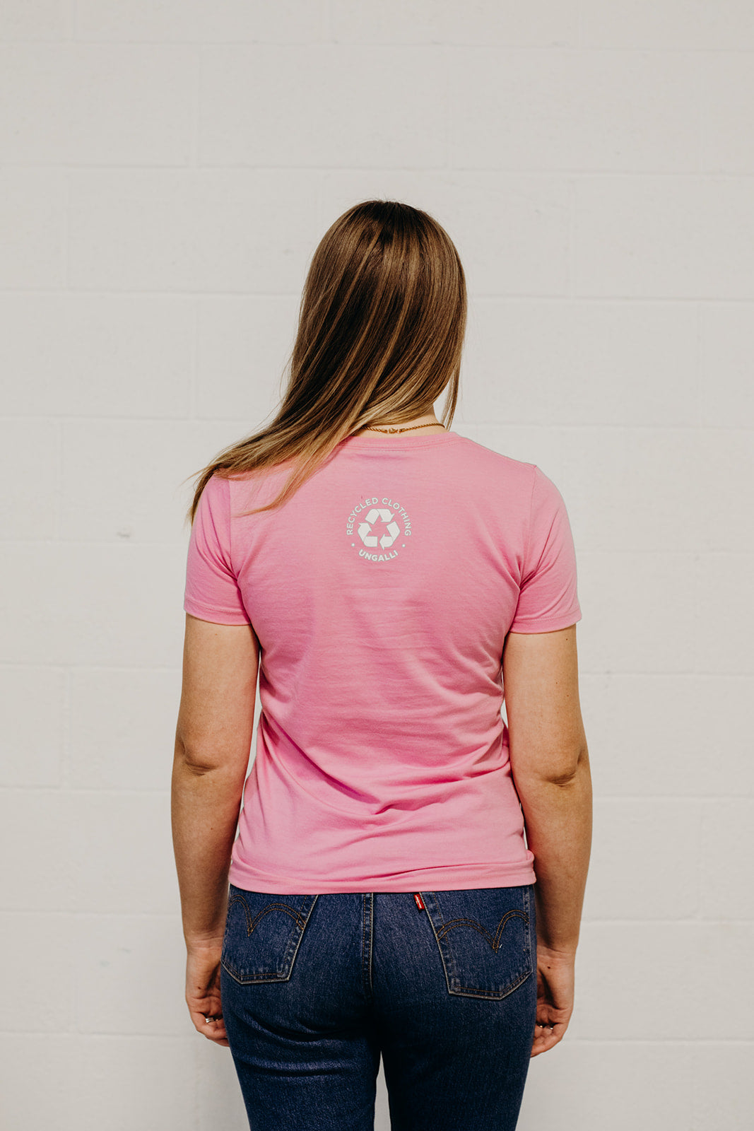 Women's recycled pink short sleeve t-shirt with Ungalli logo