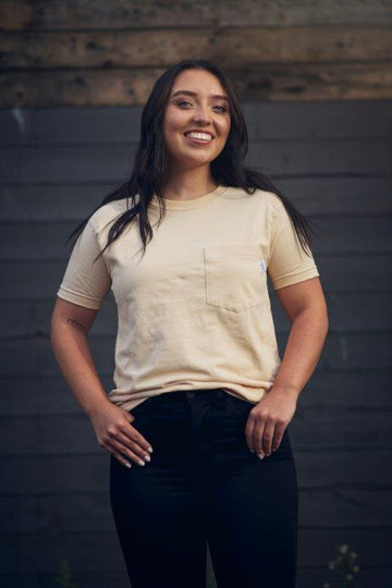 Women's organic short sleeve beige t-shirt with front pocket